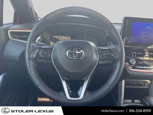 Used 2025 Toyota Corolla Cross AWD Hybrid w/ Moonroof Package image 19