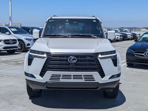 Used 2025 Lexus GX 550 w/ Cold Area Package AWD/4WD image 2