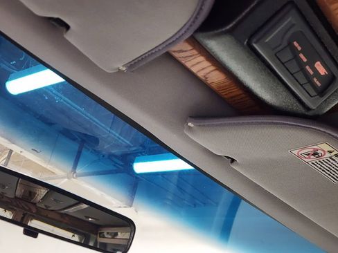 Used 1999 Ford E-150 and Econoline 150 image 26