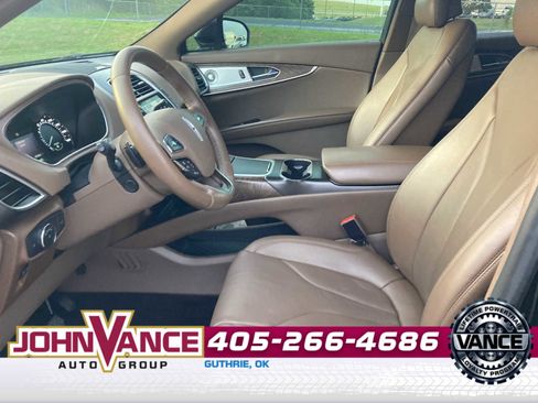 Used 2016 Lincoln MKX Reserve w/ Luxury Package image 3