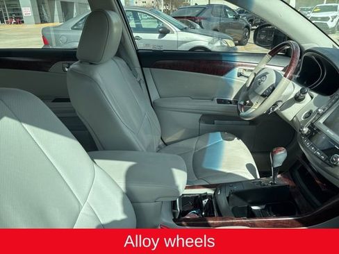 Used 2011 Toyota Avalon Limited image 19