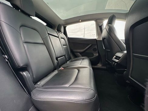 Used 2021 Tesla Model Y Long Range image 29