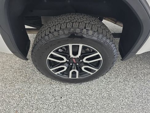 Used 2025 GMC Sierra 1500 AT4 w/ AT4 Premium Package image 15