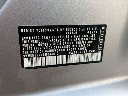 Used 2024 Volkswagen Jetta SE image 32