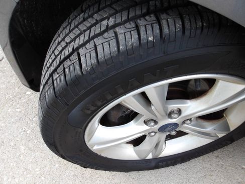 Used 2014 Ford Focus SE w/ SE Winter Package image 41