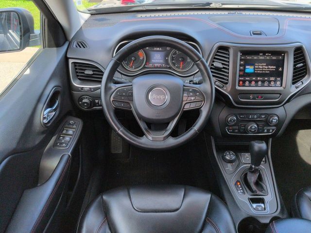Used 2019 Jeep Cherokee Trailhawk AWD/4WD image 16