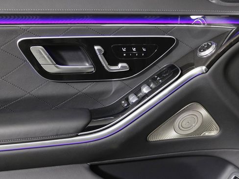 Certified 2024 Mercedes-Benz S 580 4MATIC Sedan image 11