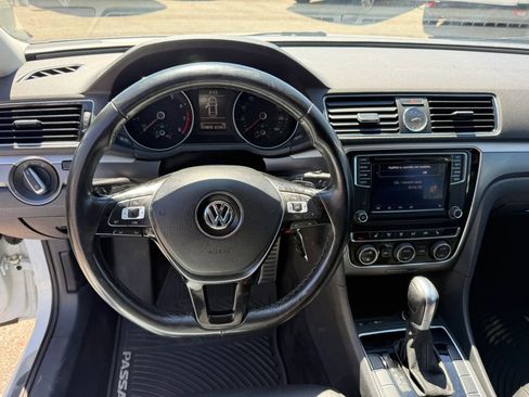 Used 2017 Volkswagen Passat 1.8T R-Line FWD image 12