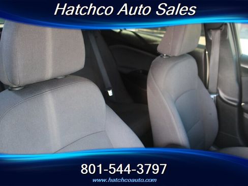 Used 2018 Chevrolet Cruze LT w/ Convenience Package FWD image 19