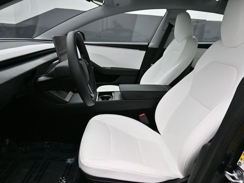 Used 2025 Tesla Model 3 Long Range image 9