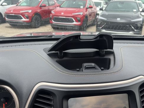 Used 2016 Jeep Cherokee Limited AWD/4WD image 34