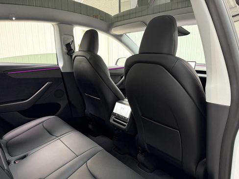 Used 2026 Tesla Model Y AWD image 17