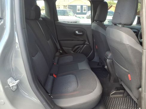 Used 2023 Jeep Renegade Trailhawk AWD/4WD image 15