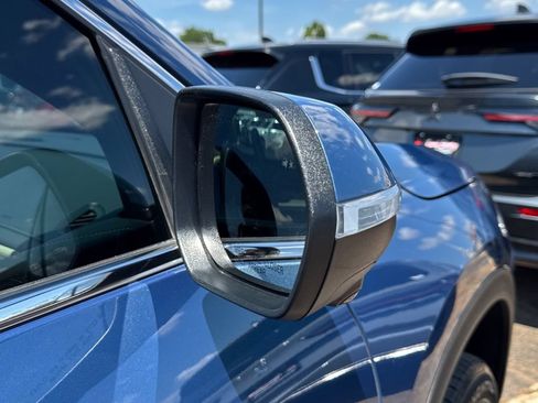 Used 2025 Buick Enclave Preferred FWD image 38
