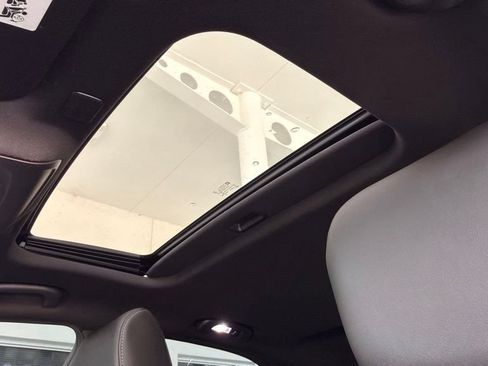 Used 2021 Cadillac CT4 Luxury w/ Sun And Sound Package RWD image 6