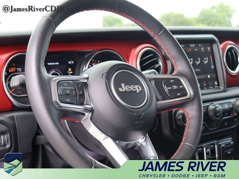 Used 2023 Jeep Wrangler Unlimited Rubicon w/ Cold Weather Group AWD/4WD image 24