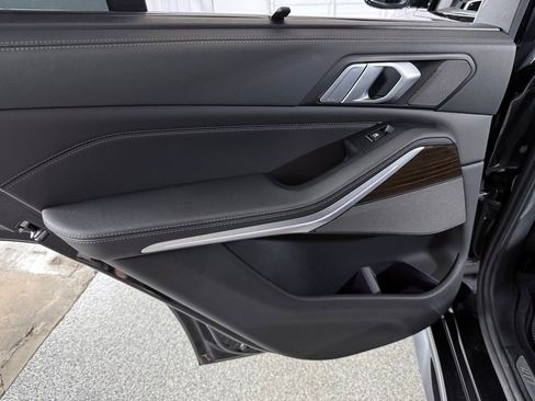 Used 2021 BMW X5 xDrive40i w/ M Sport Package image 28