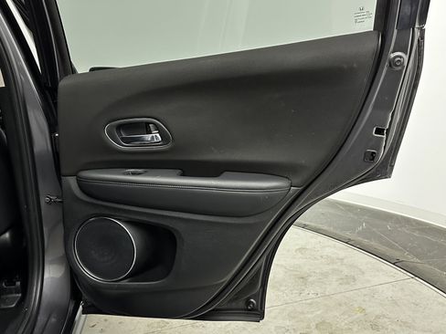 Used 2018 Honda HR-V EX image 30