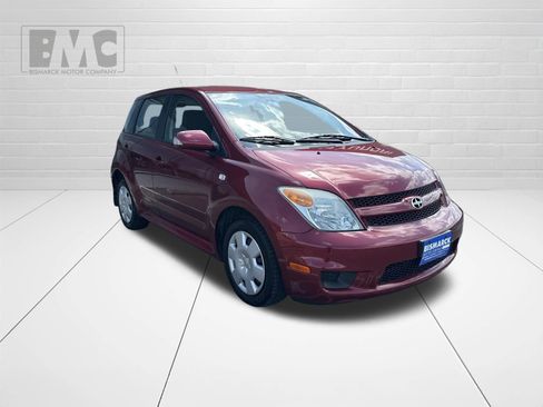Used 2006 Scion xA FWD image 2