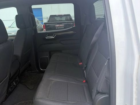 Used 2023 Chevrolet Silverado 1500 LT AWD/4WD image 7