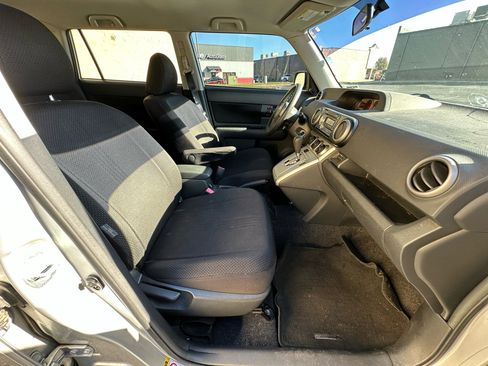 Used 2010 Scion xB image 11