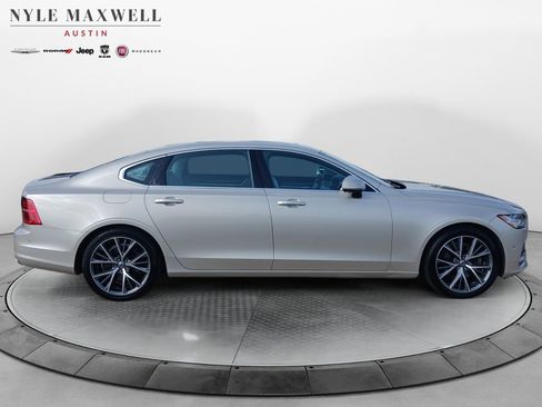 Used 2018 Volvo S90 T5 Momentum w/ Convenience Package FWD image 17