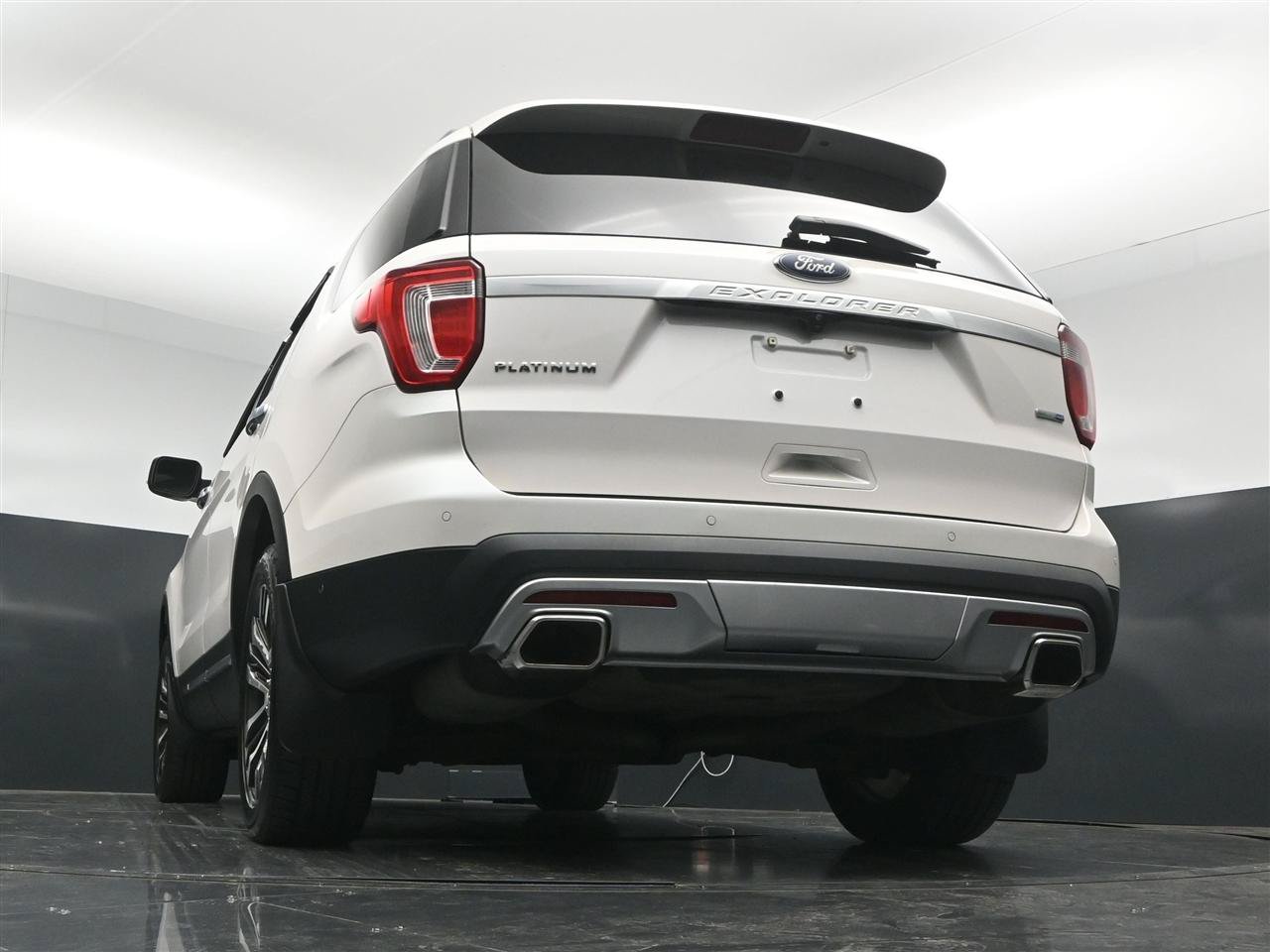 Used 2017 Ford Explorer Platinum AWD/4WD image 33