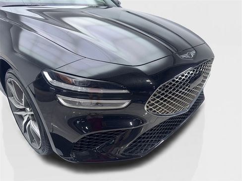 Used 2025 Genesis G70 2.5T image 17