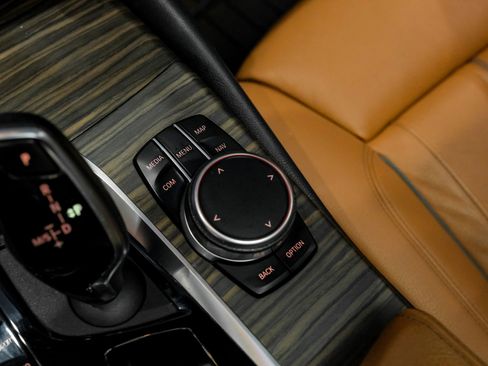 Used 2019 BMW 540i xDrive w/ Premium Package image 30