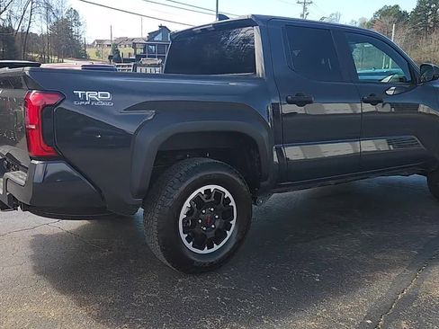 Used 2025 Toyota Tacoma TRD Off-Road image 7