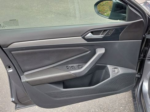 Used 2024 Volkswagen Jetta Sport image 15