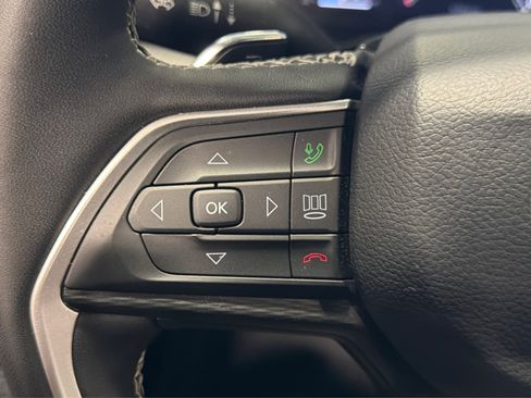 Used 2024 Jeep Grand Cherokee Altitude AWD/4WD image 23