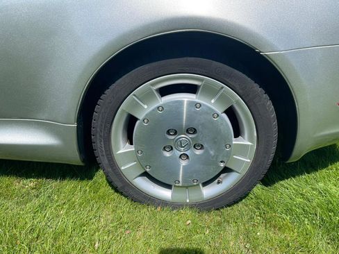 Used 2002 Lexus SC 430 Convertible image 32