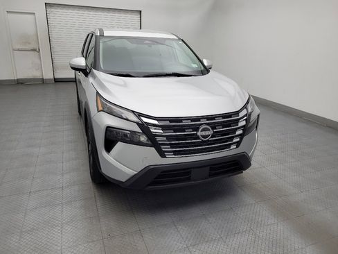 Used 2024 Nissan Rogue SV AWD/4WD image 14