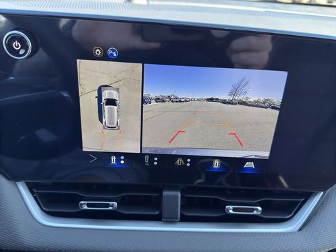 New 2026 Chevrolet Equinox LT w/ Convenience Package II image 18