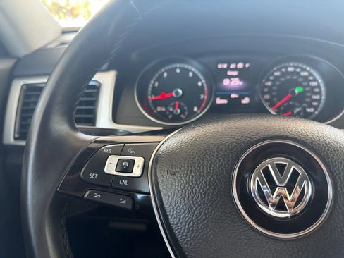 Used 2018 Volkswagen Atlas SEL AWD/4WD image 29