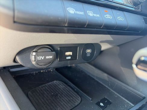 Used 2025 Hyundai Elantra Sport FWD image 15