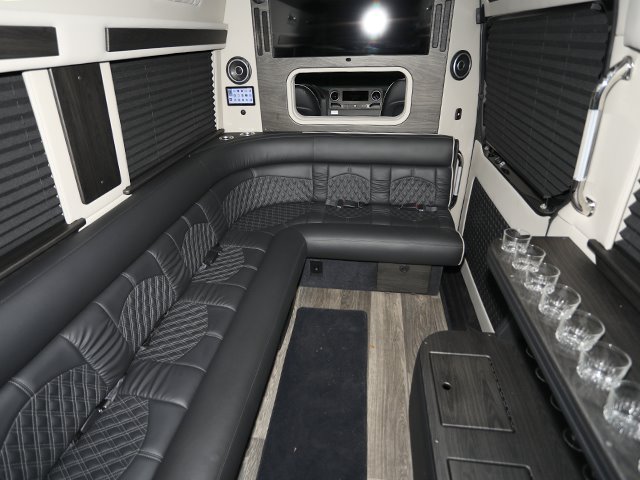 Used 2023 Mercedes-Benz Sprinter 3500 image 32