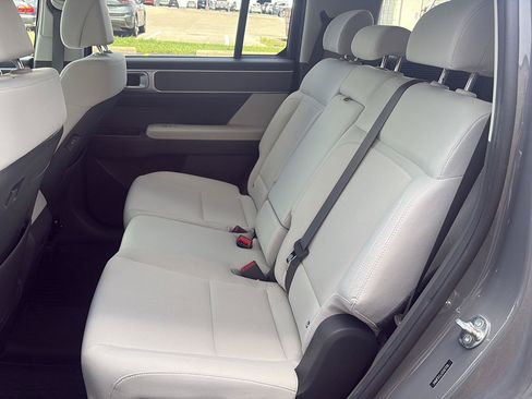 Used 2025 Hyundai Santa Fe SE AWD/4WD image 31