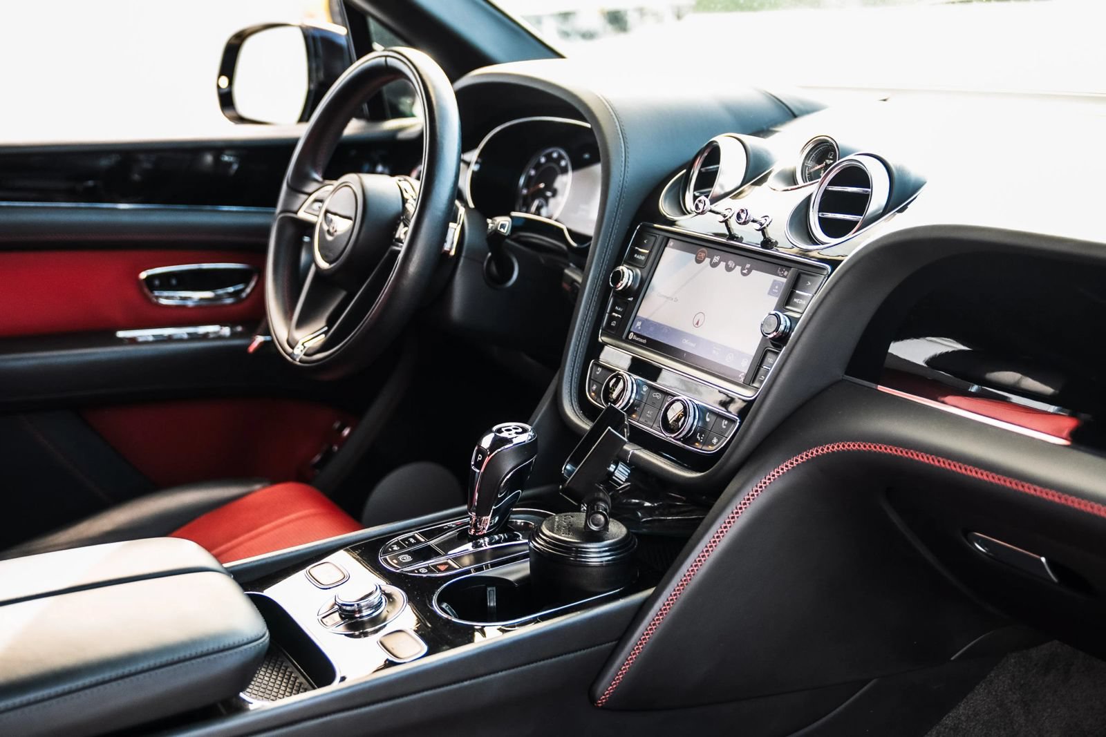 Used 2019 Bentley Bentayga AWD/4WD image 27