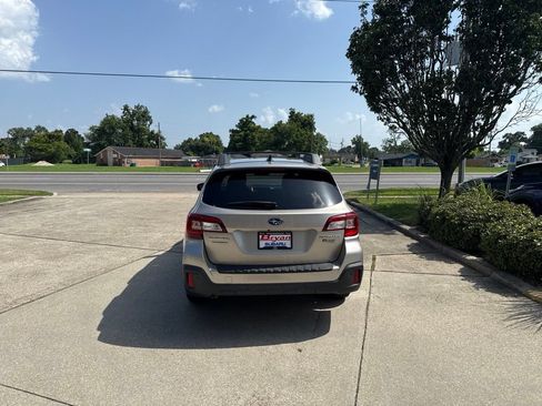 Used 2019 Subaru Outback 2.5i Limited AWD/4WD image 7