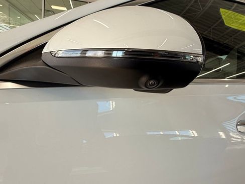 Used 2023 Mercedes-Benz C 300 4MATIC Sedan w/ Exclusive Trim Package image 44