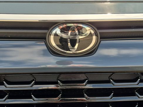 Used 2025 Toyota Grand Highlander AWD Hybrid image 9