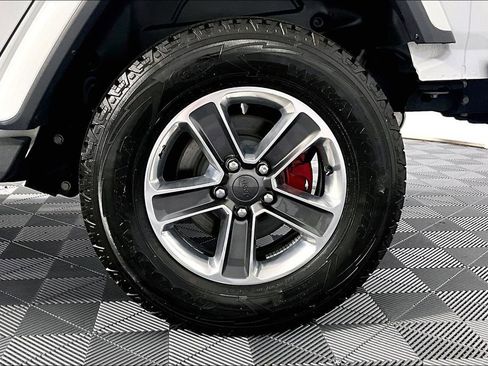 Used 2022 Jeep Wrangler Unlimited Sahara w/ Cold Weather Group AWD/4WD image 8