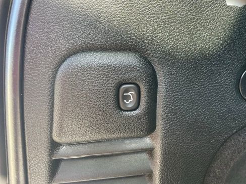 Used 2018 Jeep Grand Cherokee Overland image 13