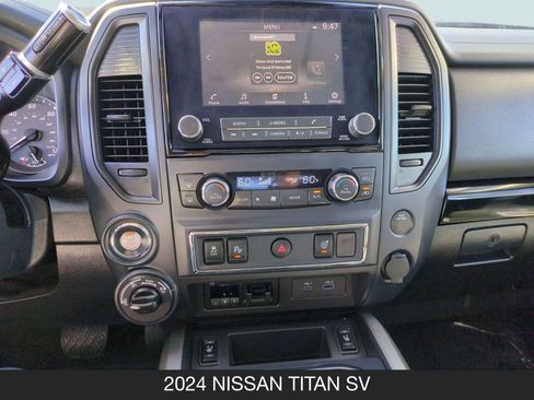 Used 2024 Nissan Titan SV w/ SV Convenience Package image 17