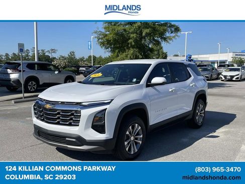 Used 2026 Chevrolet Equinox LT FWD image 3