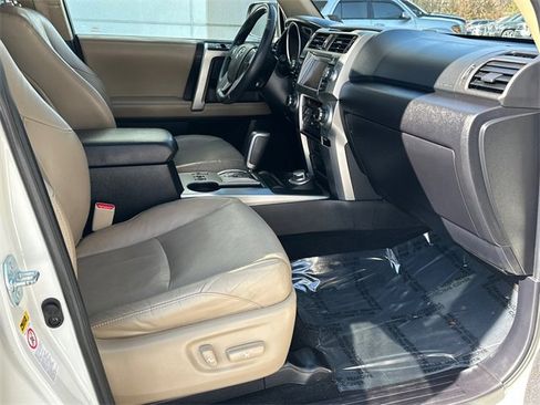 Used 2011 Toyota 4Runner Limited image 11