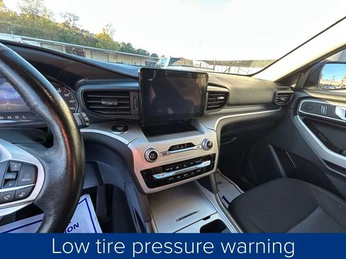 Used 2022 Ford Explorer XLT image 33