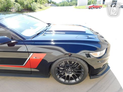 Used 2017 Ford Mustang GT Premium RWD image 35